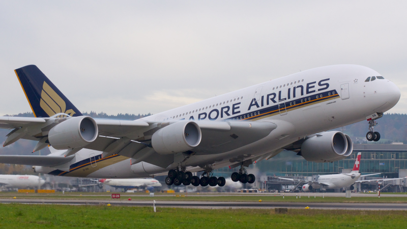 Illustration for article titled Large Planes Face-Off : Boeing 747-8 VS Airbus A-380